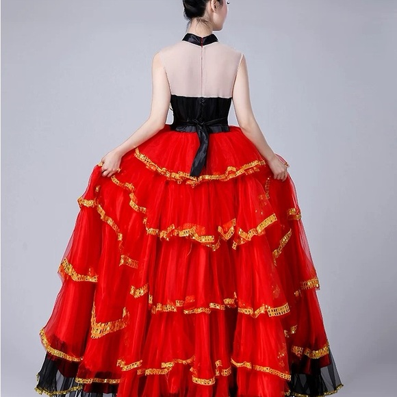 Elegant Red and Black Ruffled Dress - Picture 2 of 5